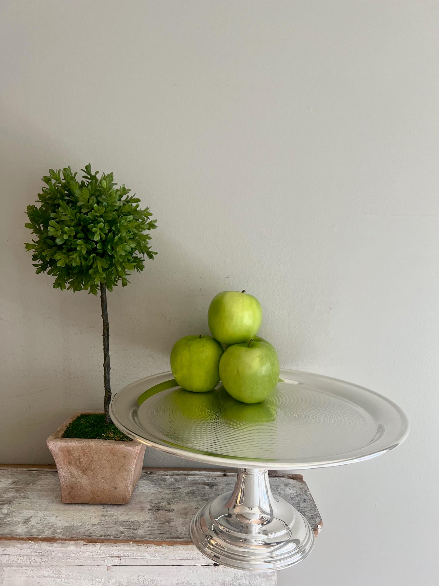 Hôtel Silver Vintage 14" Pedestal Cake Stand with Engine Turned Tray Hotel Silver Hotel Silver